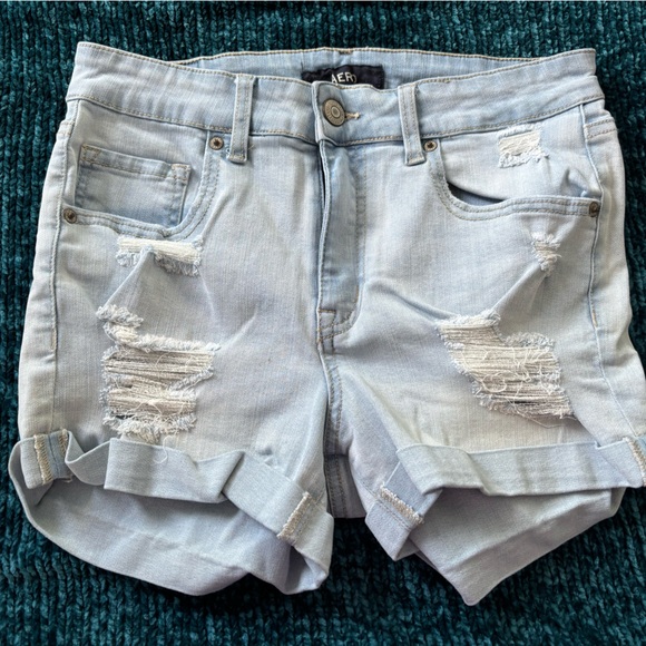 super cute excellent condition aero shorts - Picture 1 of 4